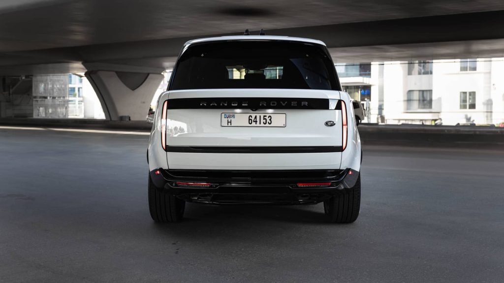 Rent Auto Range Rover HSE p530 Vogue in Dubai photo 02 | VERADRIVE
