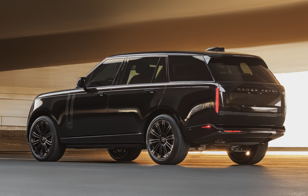 Rent Auto Land Rover Vogue Long in Dubai photo 04 | VERADRIVE